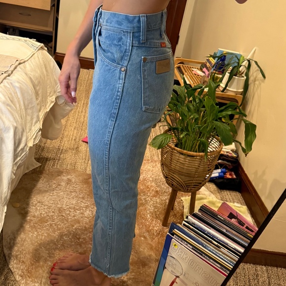 Vintage Wrangler Blue Jeans - Picture 4 of 4